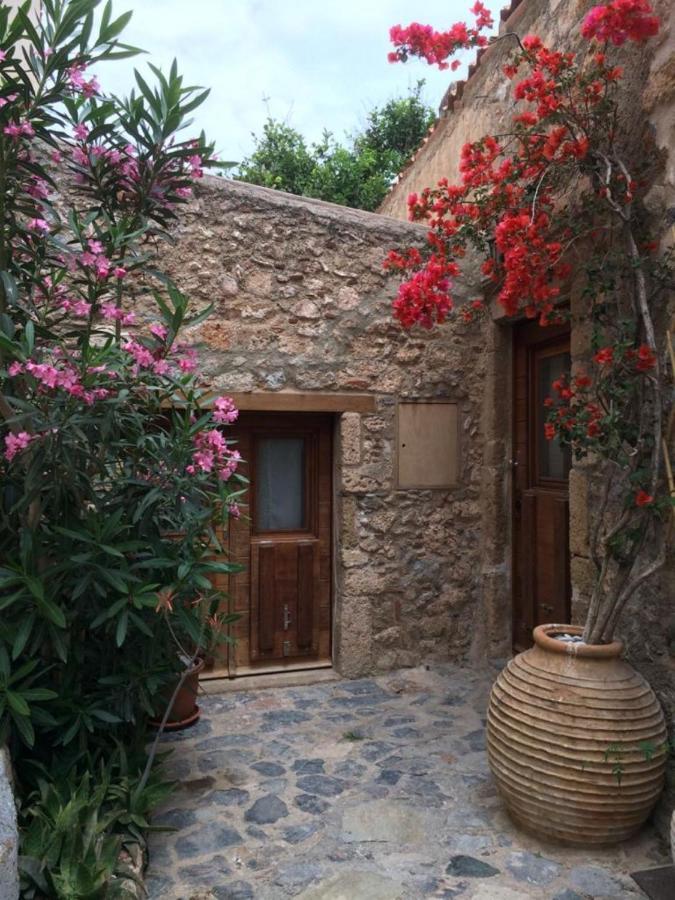 Athina Guesthouse Monemvasía Exterior foto